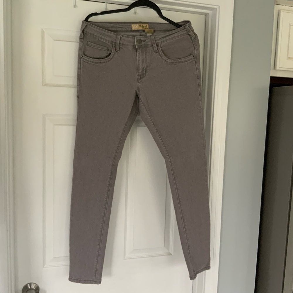 Juniors Hybrid Gray Jeans. Size 11. New